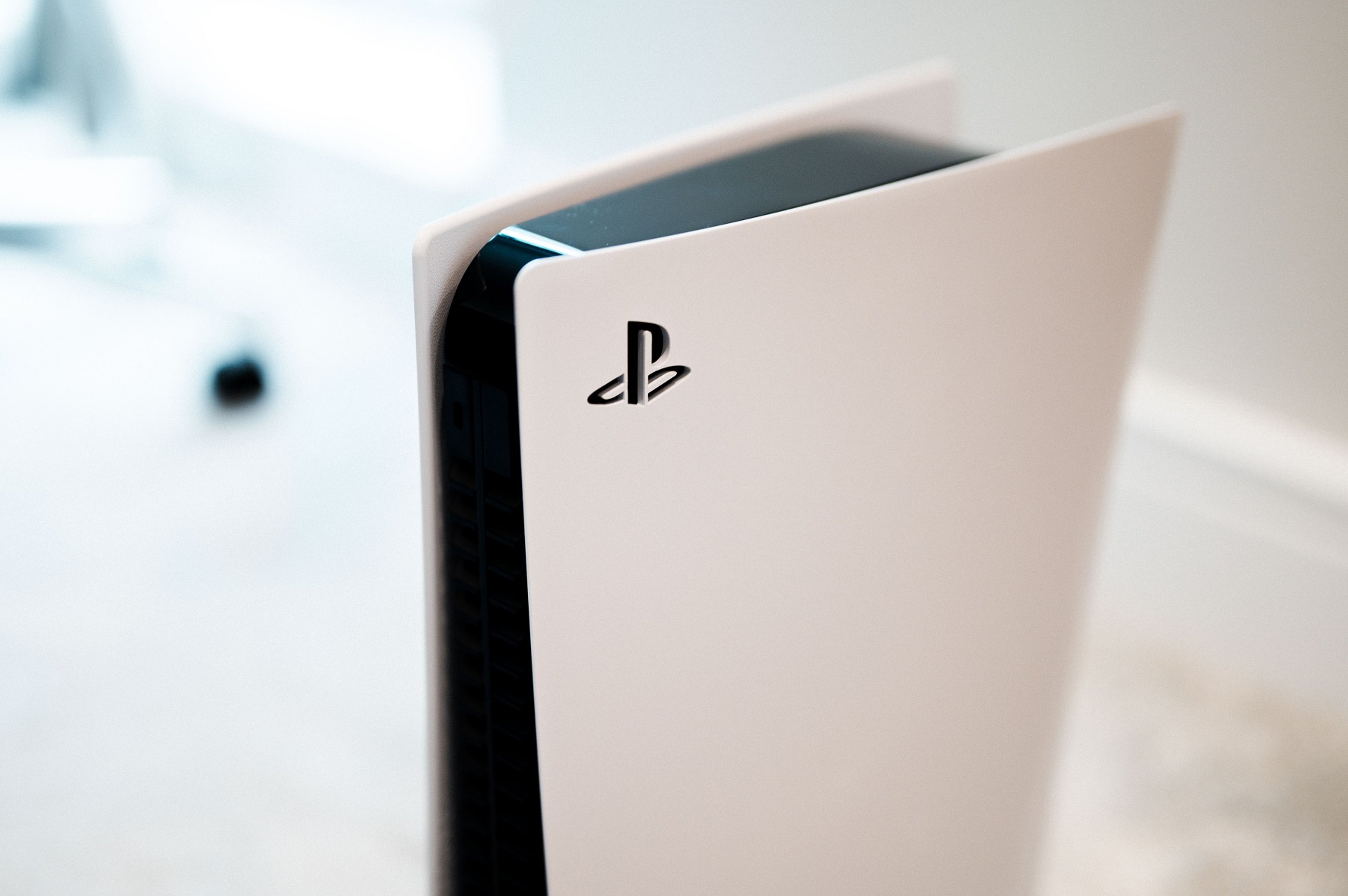 PlayStation 5: secondo un insider è in arrivo un nuovo modello con lettore disco estraibile