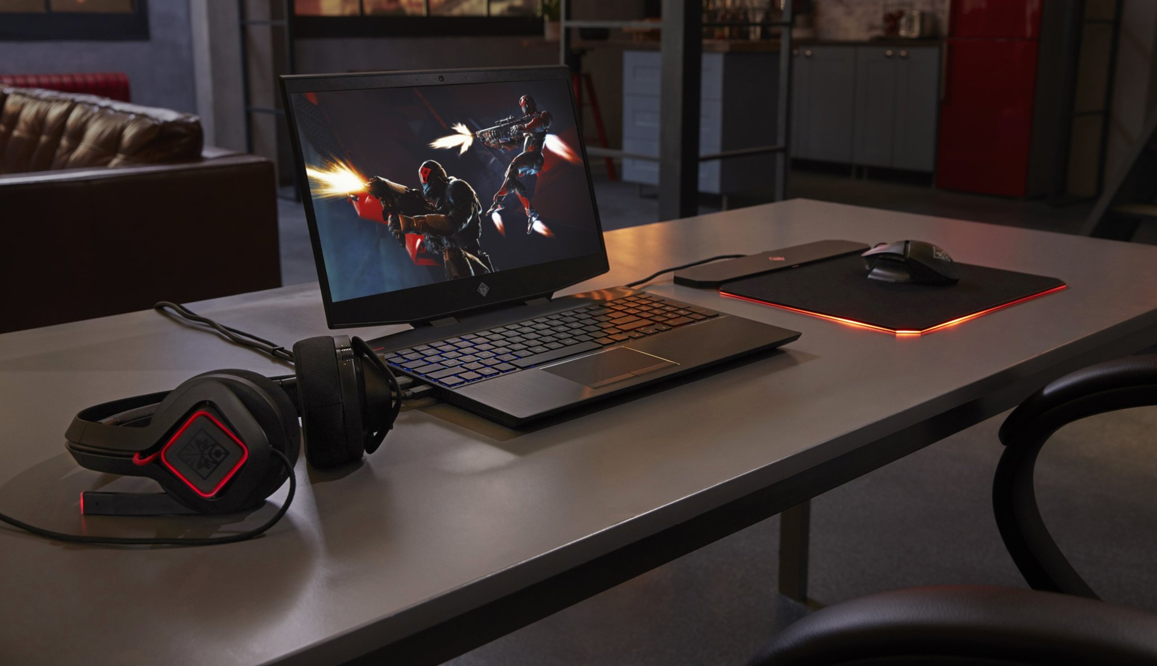Omen OUTPOST Mousepad con tecnologia Qi Wireless Charging